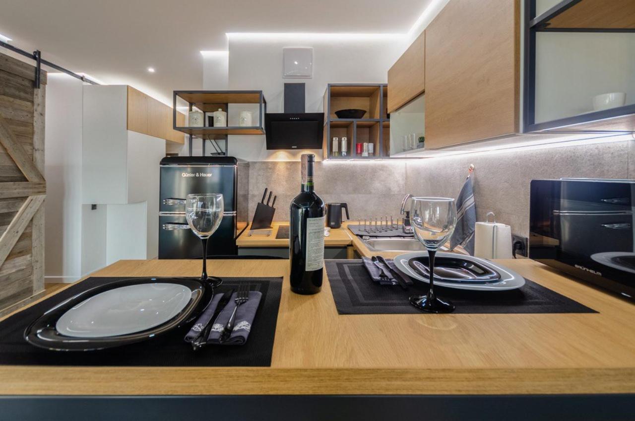 Vip - Smart Apartment Kiev Luaran gambar