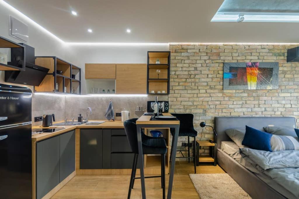 Vip - Smart Apartment Kiev Luaran gambar