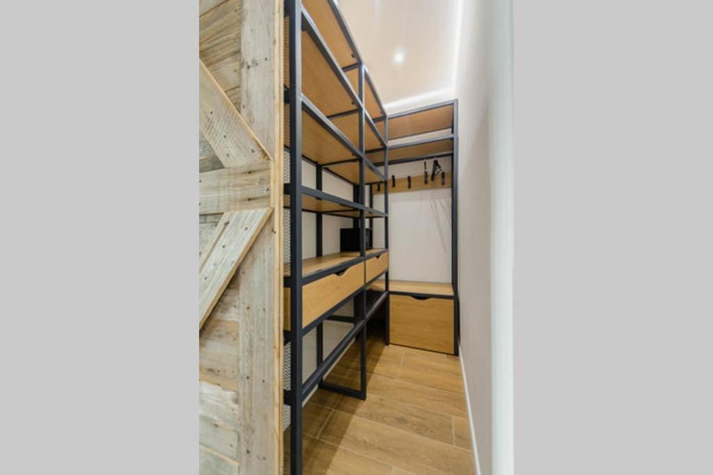 Vip - Smart Apartment Kiev Luaran gambar