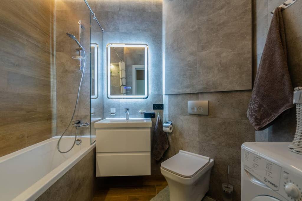 Vip - Smart Apartment Kiev Luaran gambar