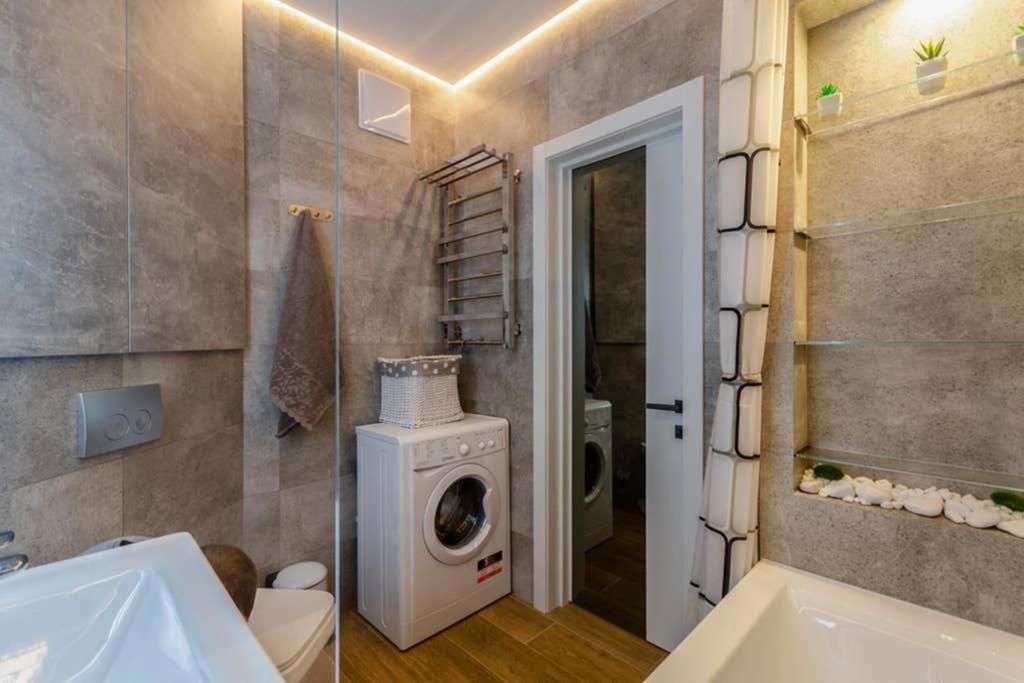 Vip - Smart Apartment Kiev Luaran gambar