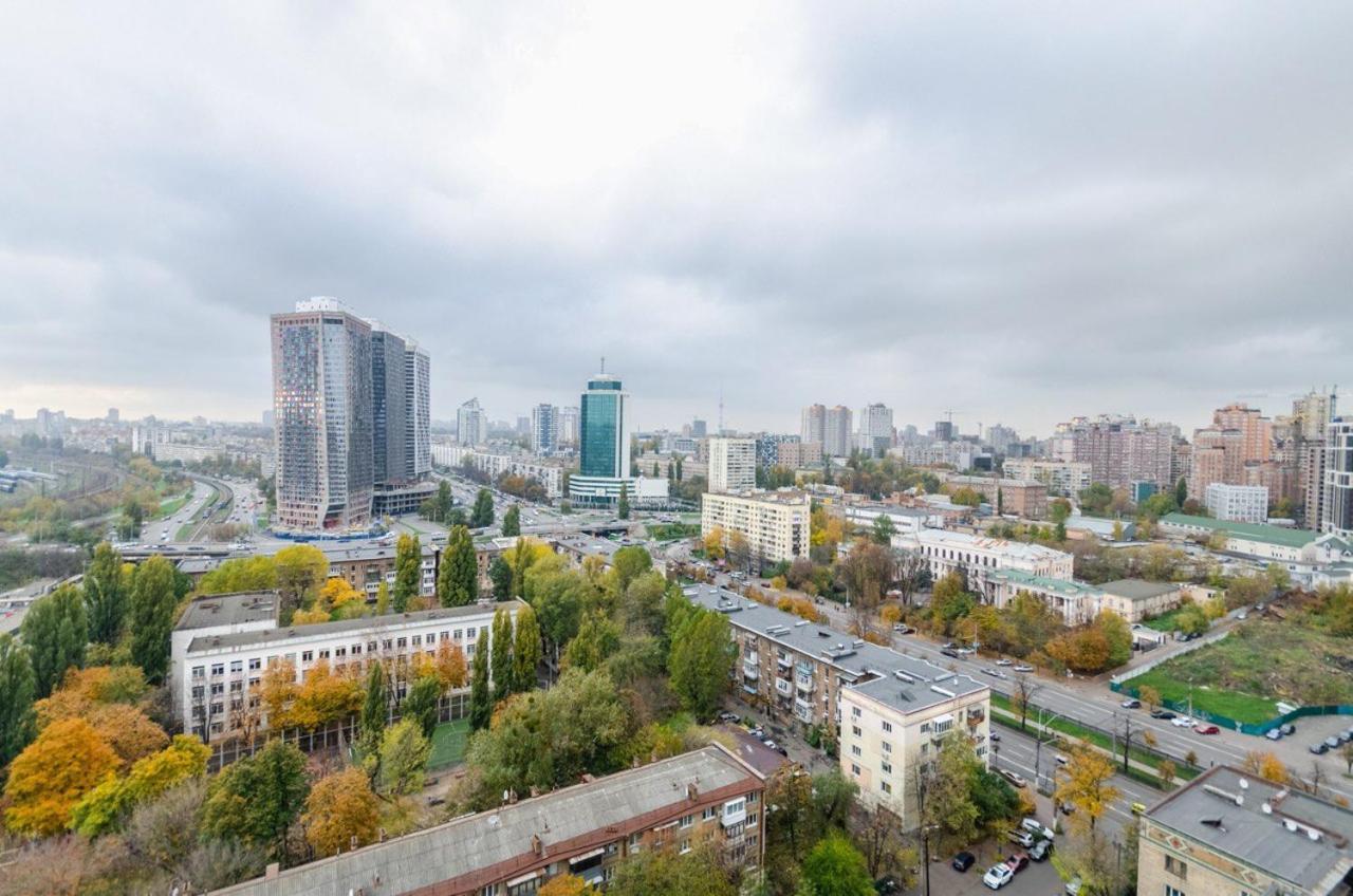 Vip - Smart Apartment Kiev Luaran gambar