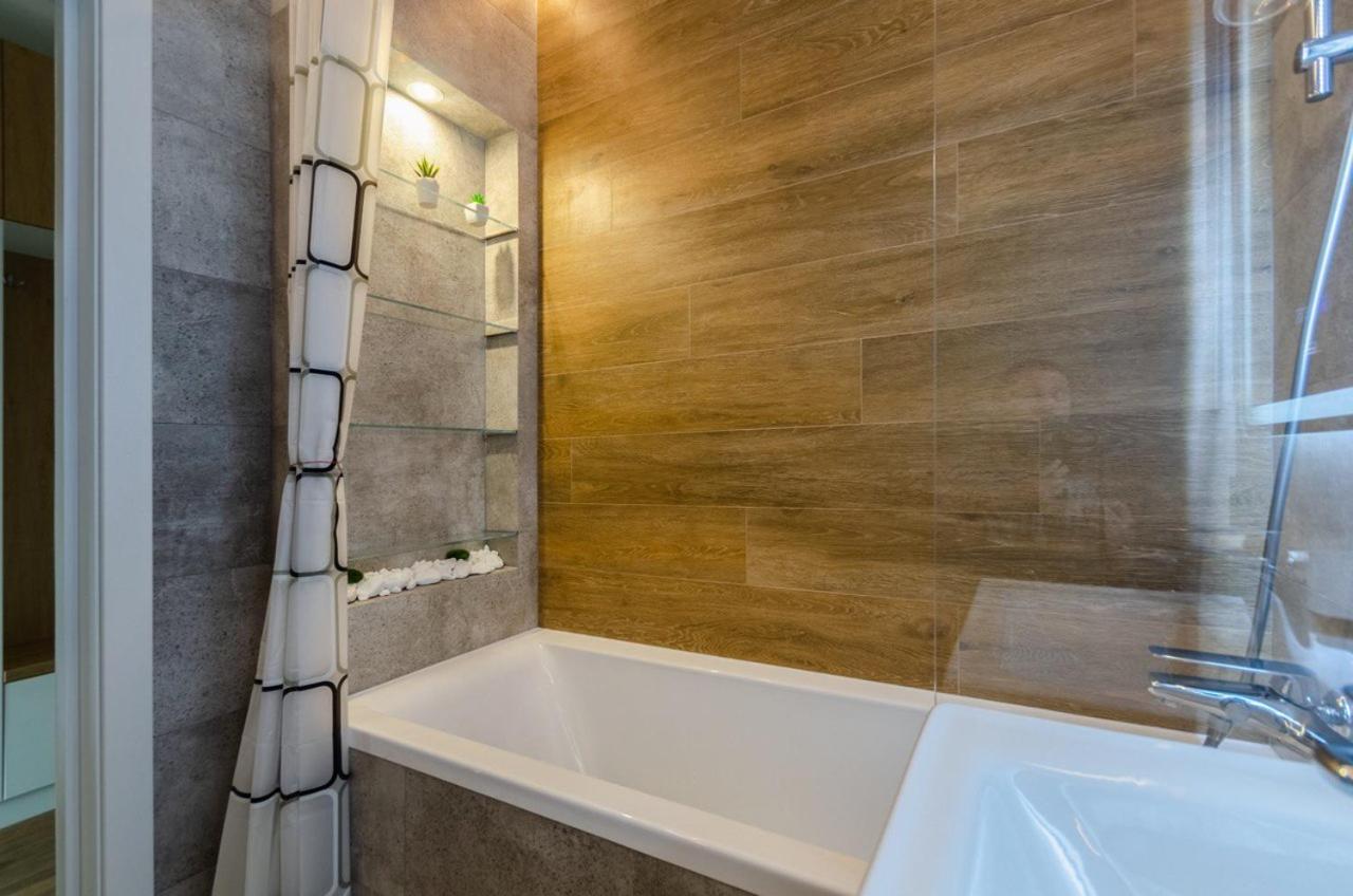 Vip - Smart Apartment Kiev Luaran gambar