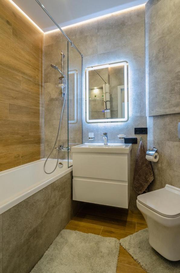 Vip - Smart Apartment Kiev Luaran gambar