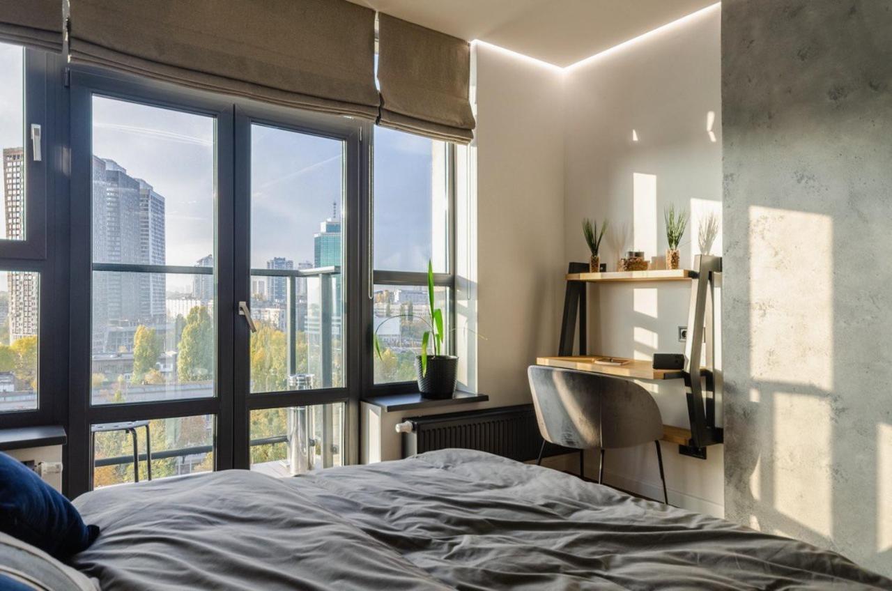Vip - Smart Apartment Kiev Luaran gambar